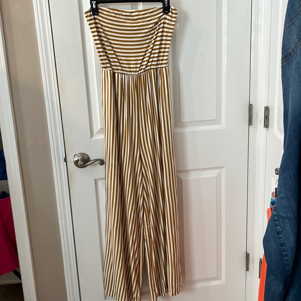 NWot size large strapless, jumpsuit, back tie detail open. American Eagle